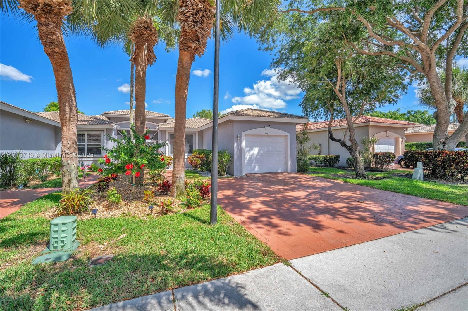 PALM ISLES WEST - Residential