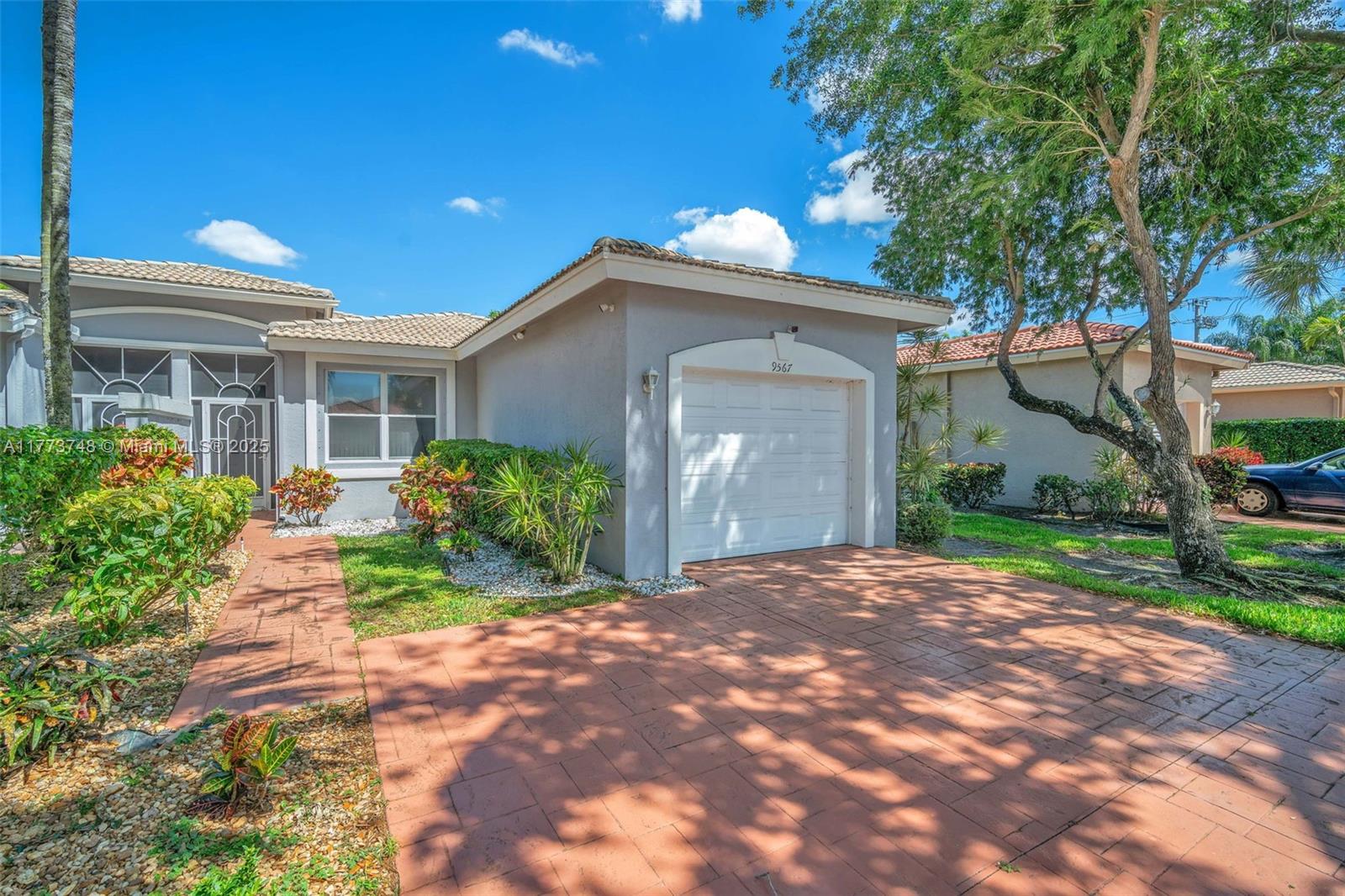 PALM ISLES WEST - Residential