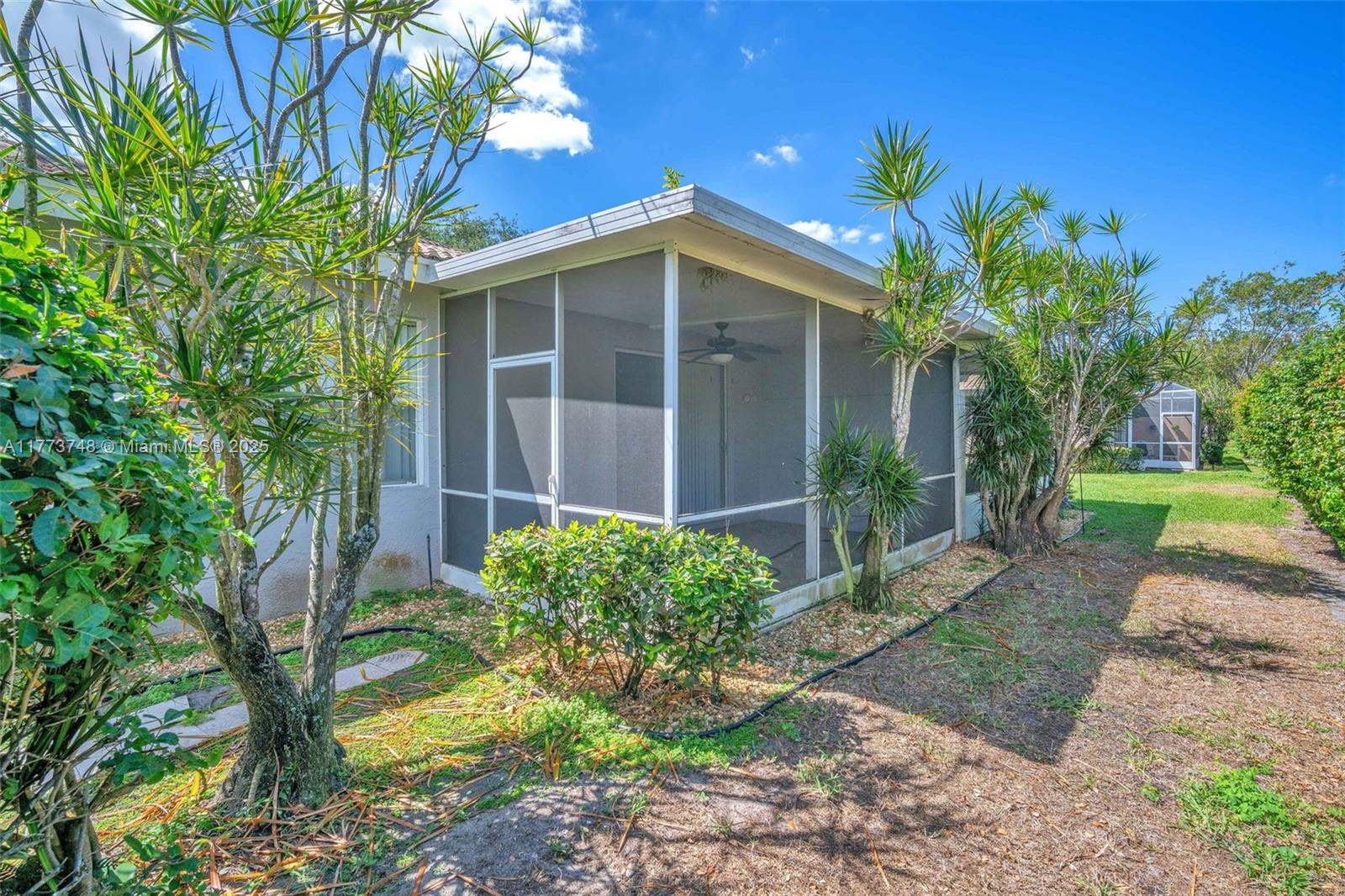 PALM ISLES WEST - Residential