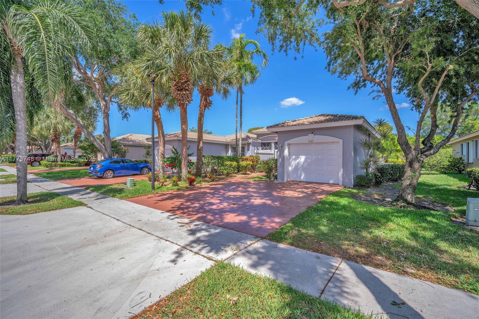 PALM ISLES WEST - Residential