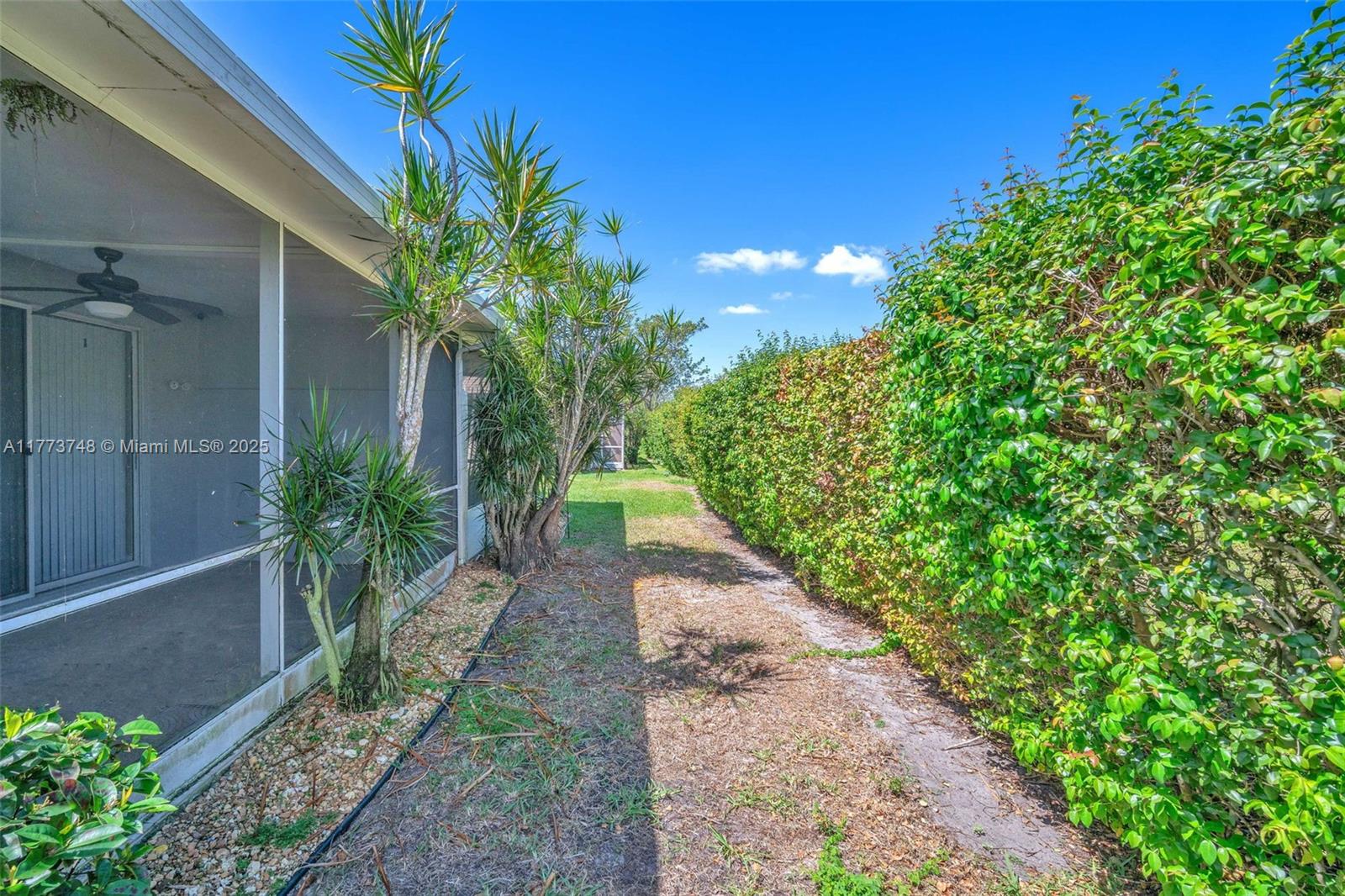 PALM ISLES WEST - Residential