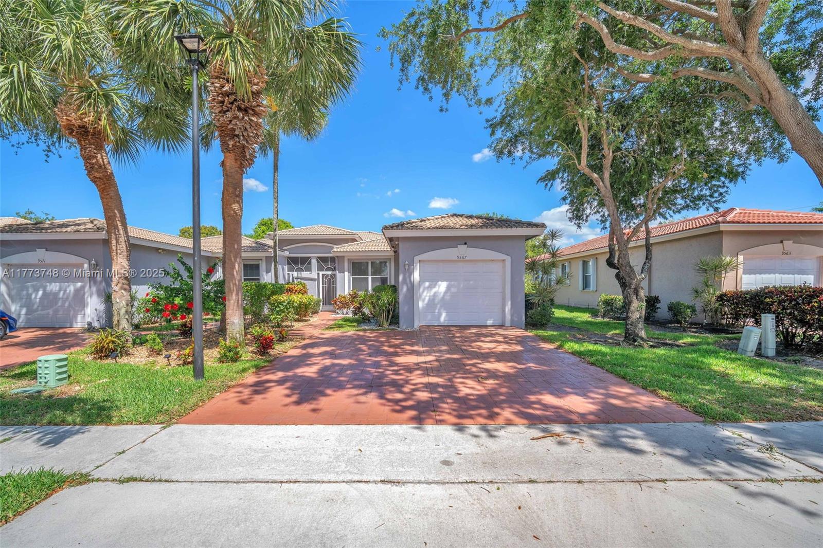 PALM ISLES WEST - Residential