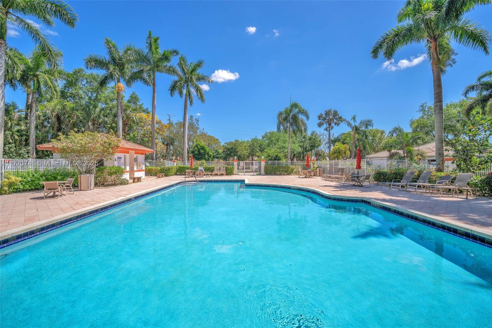PALM ISLES WEST - Residential