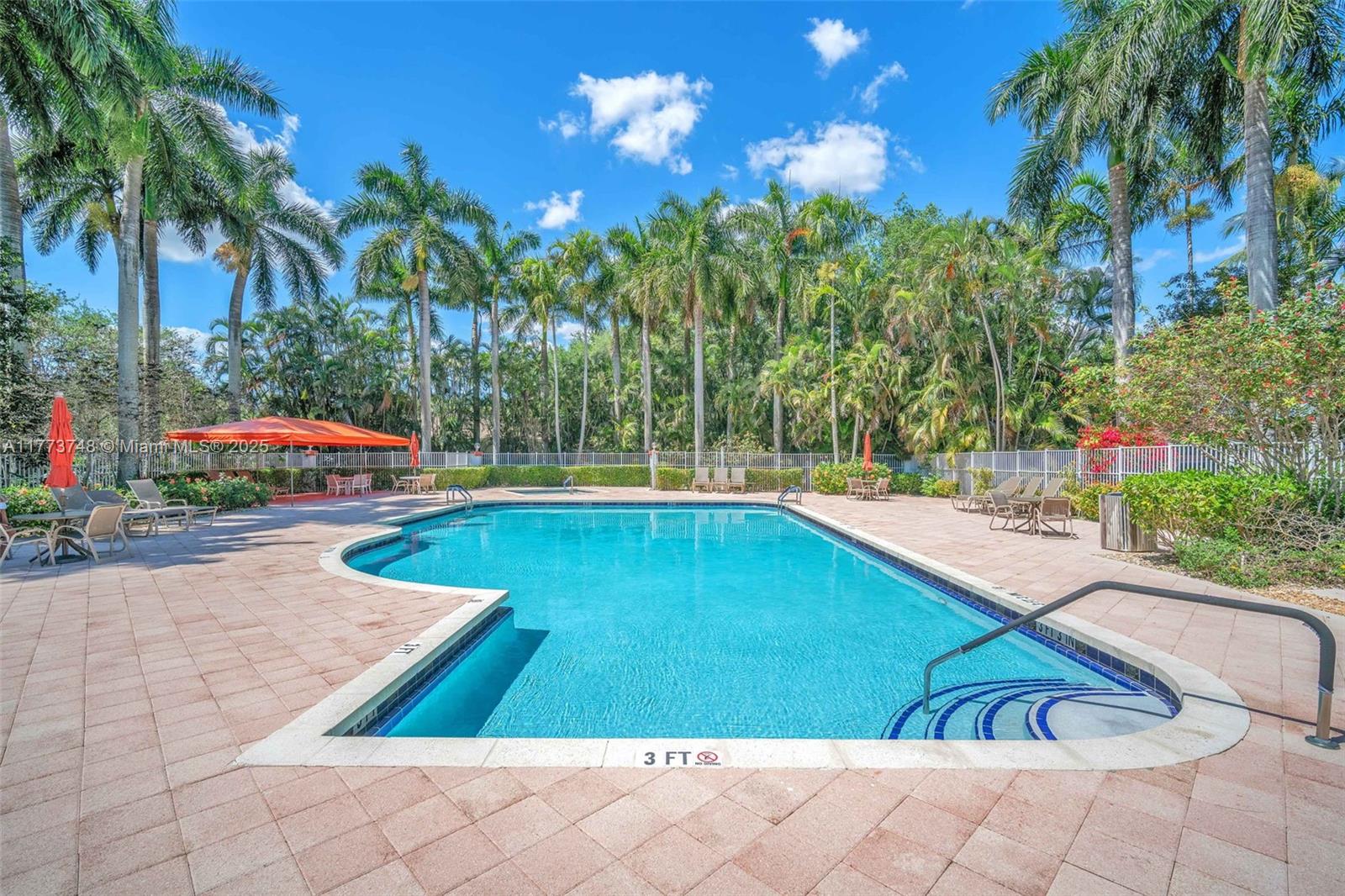 PALM ISLES WEST - Residential