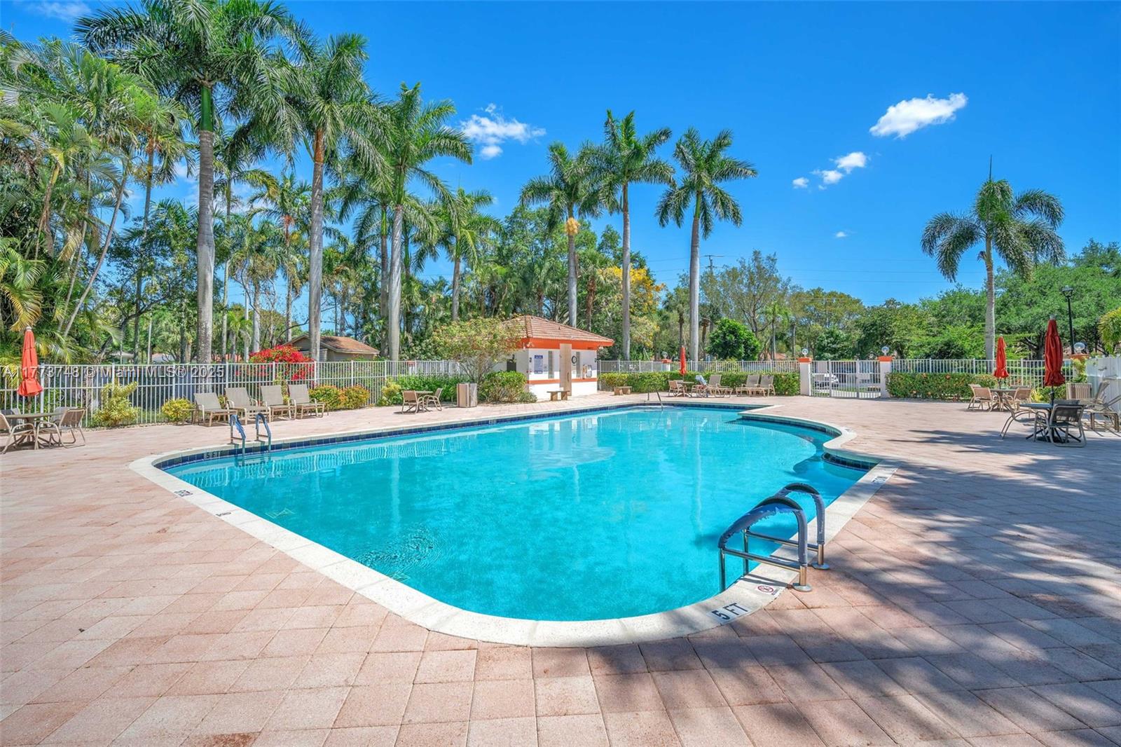 PALM ISLES WEST - Residential
