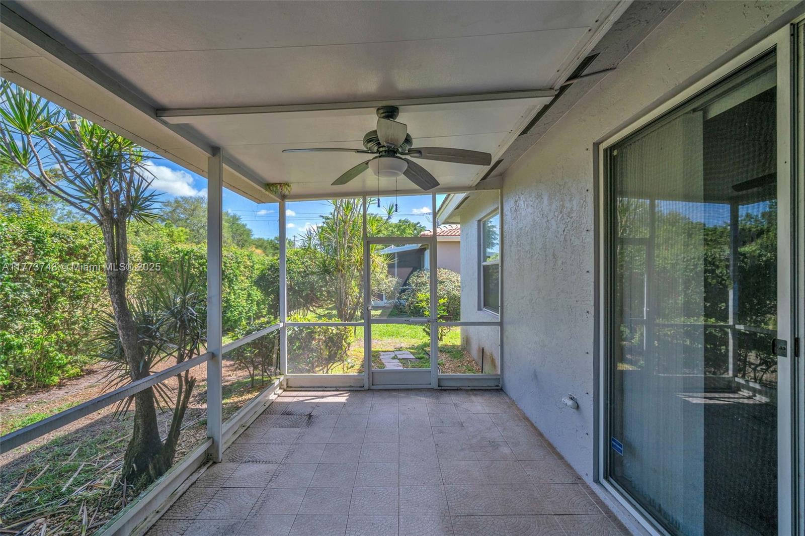 PALM ISLES WEST - Residential