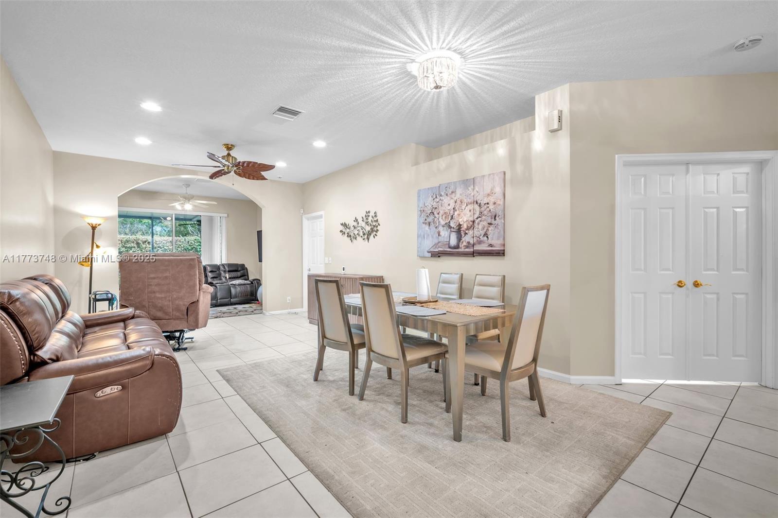 PALM ISLES WEST - Residential