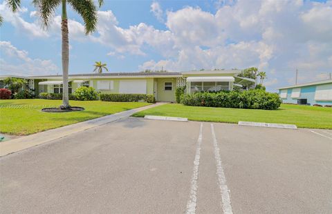 Condominium in Boynton Beach FL 340 HIGH POINT CT Ct.jpg