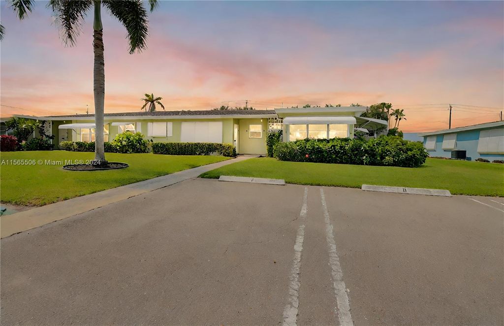 Photo of 340 High Point Ct #D, Boynton Beach, FL 33435 (MLS # A11565506)