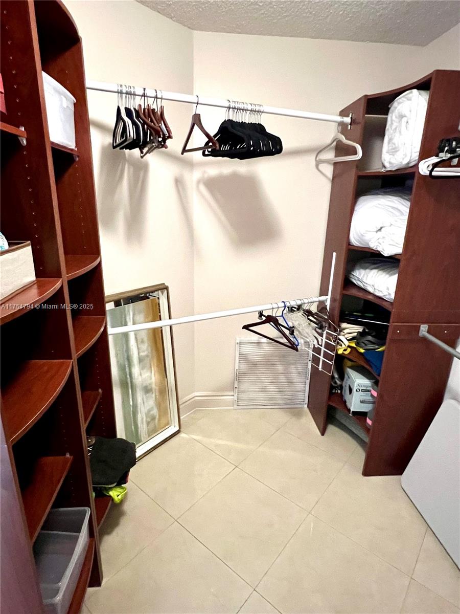 HARBOR TWS AT THE WATERWA - Residential