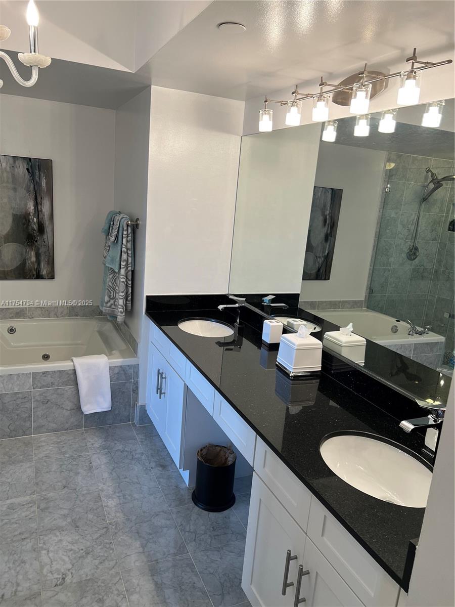 HARBOR TWS AT THE WATERWA - Residential