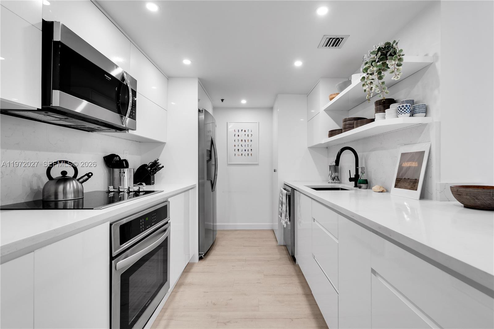 THE ROYAL CLUB CONDO - Residential