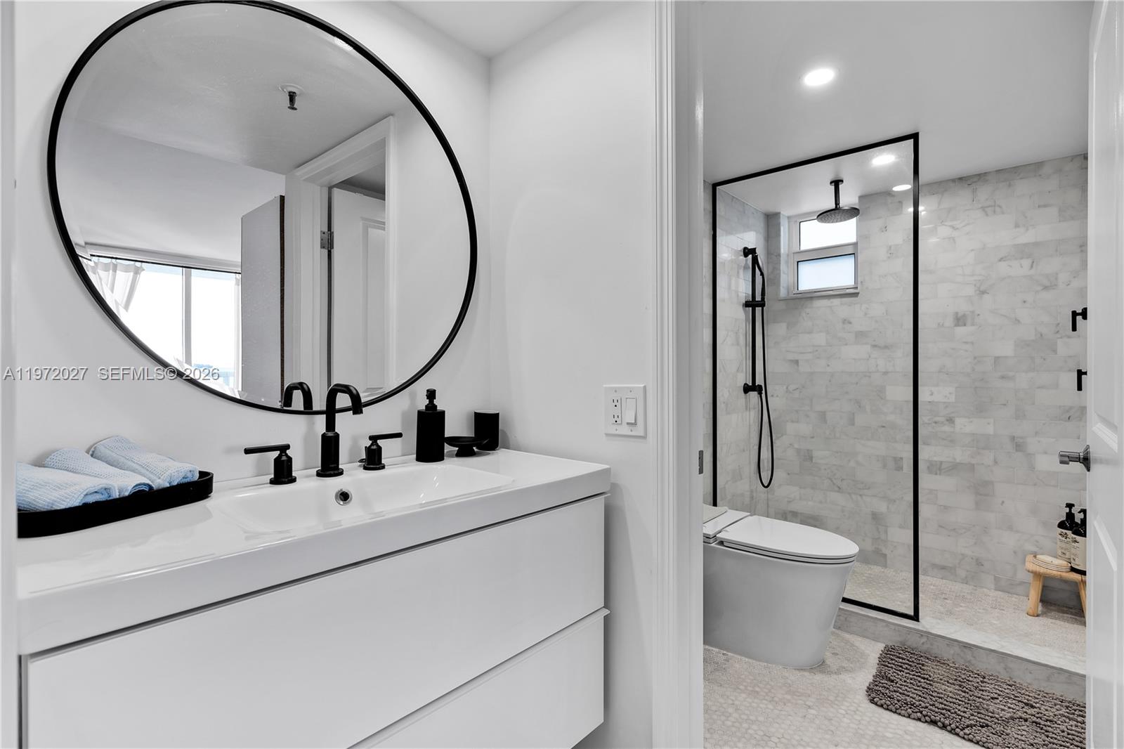 THE ROYAL CLUB CONDO - Residential