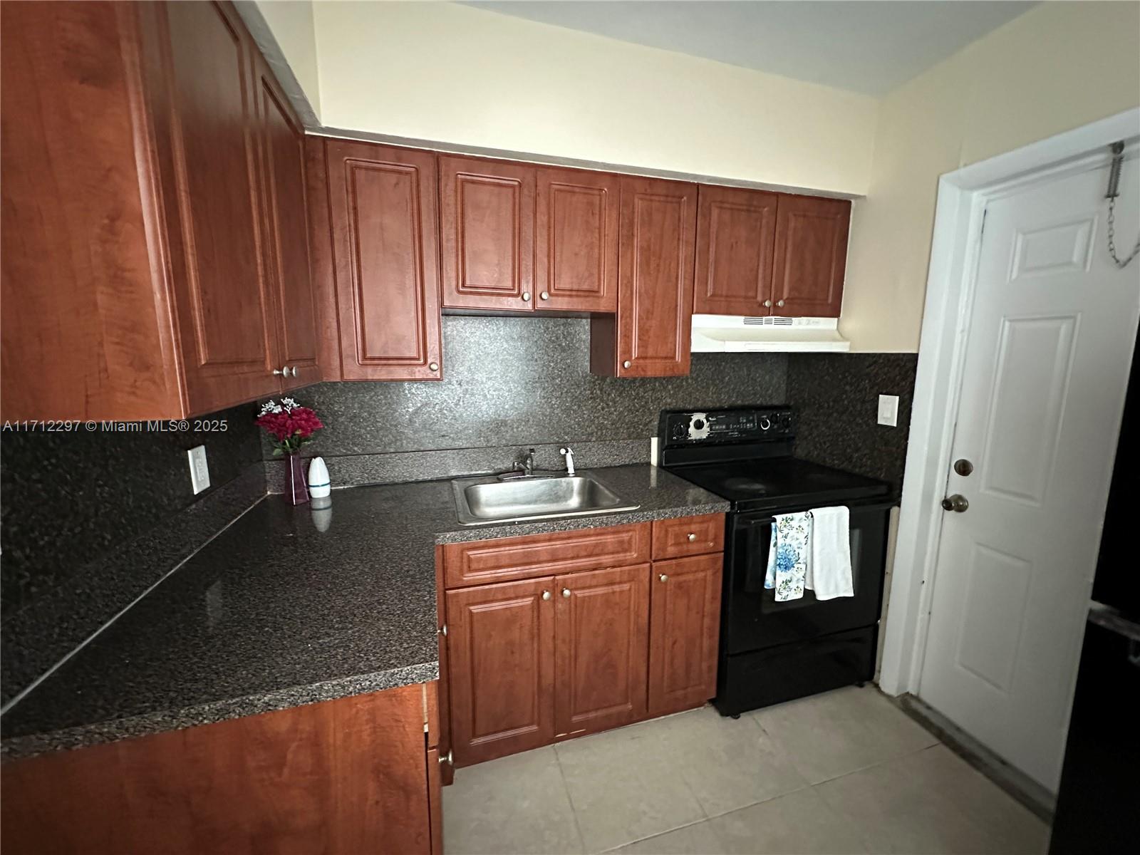 Rental Property at 260 Nw 40th Ct 1, Oakland Park, Miami-Dade County, Florida - Bedrooms: 2 
Bathrooms: 1  - $1,750 MO.