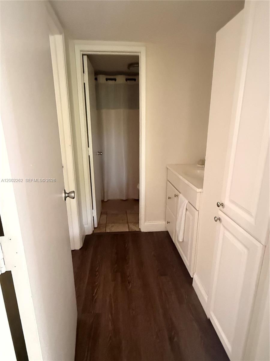 LIVE OAK CONDO SIX - Residential Lease