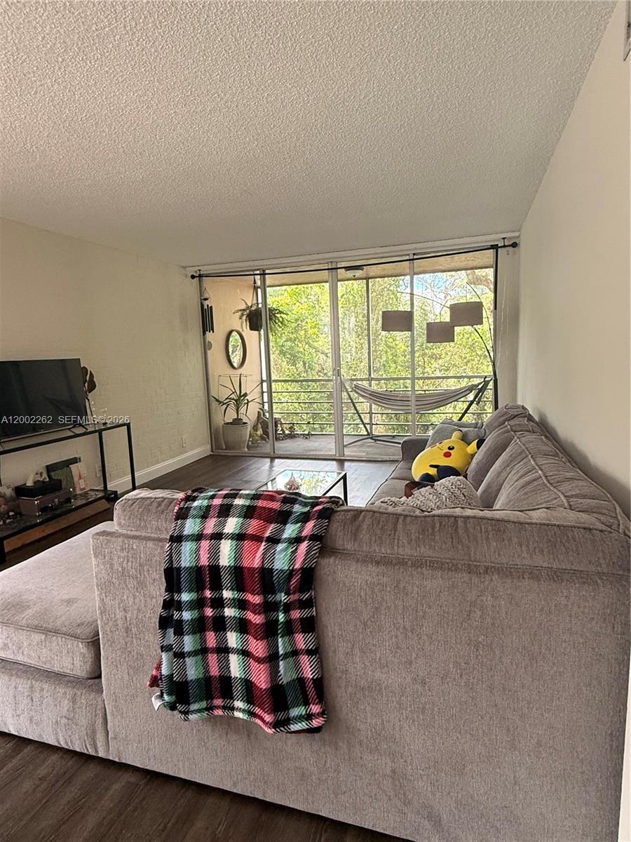 LIVE OAK CONDO SIX - Residential Lease