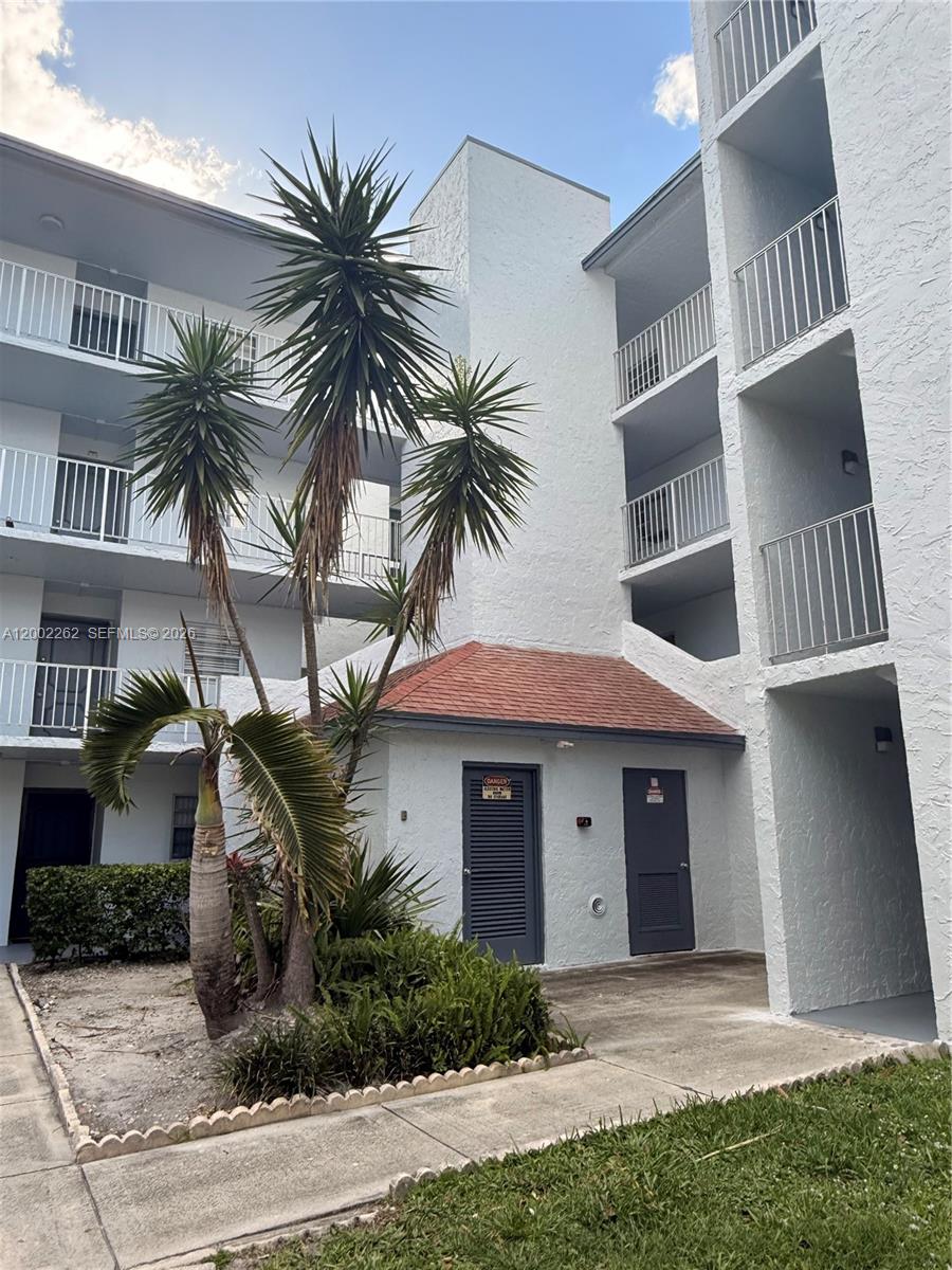 LIVE OAK CONDO SIX - Residential Lease