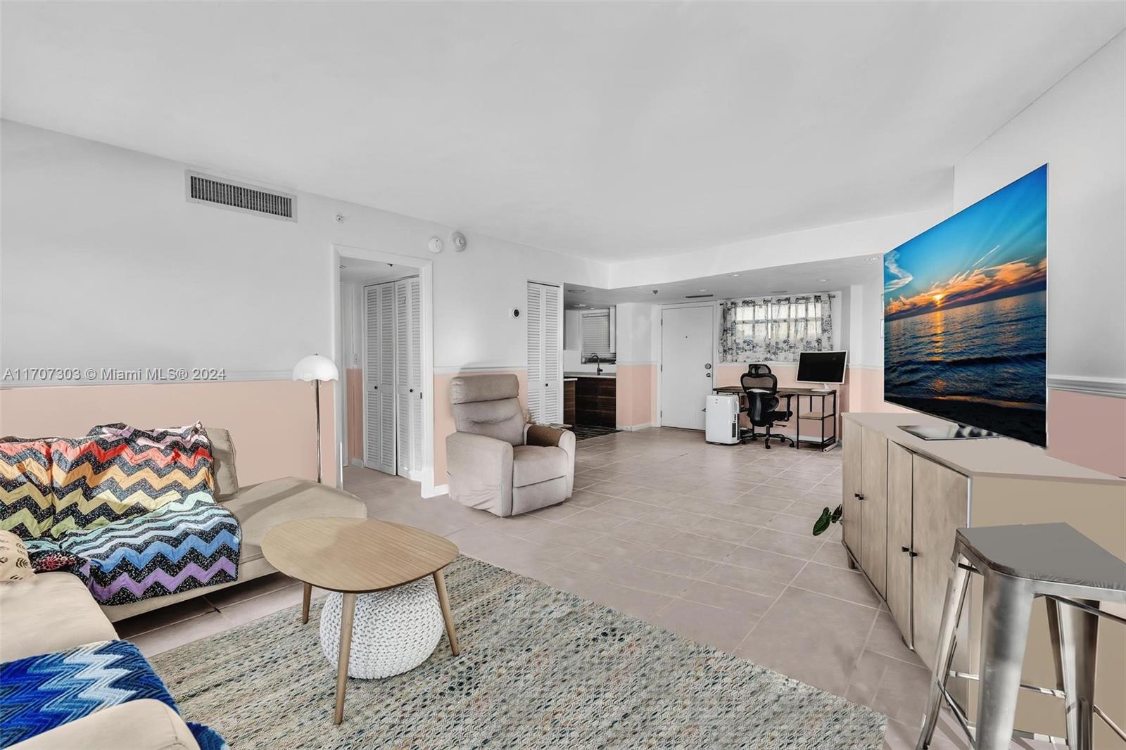 OCTAGON TOWERS I CONDO - Residential