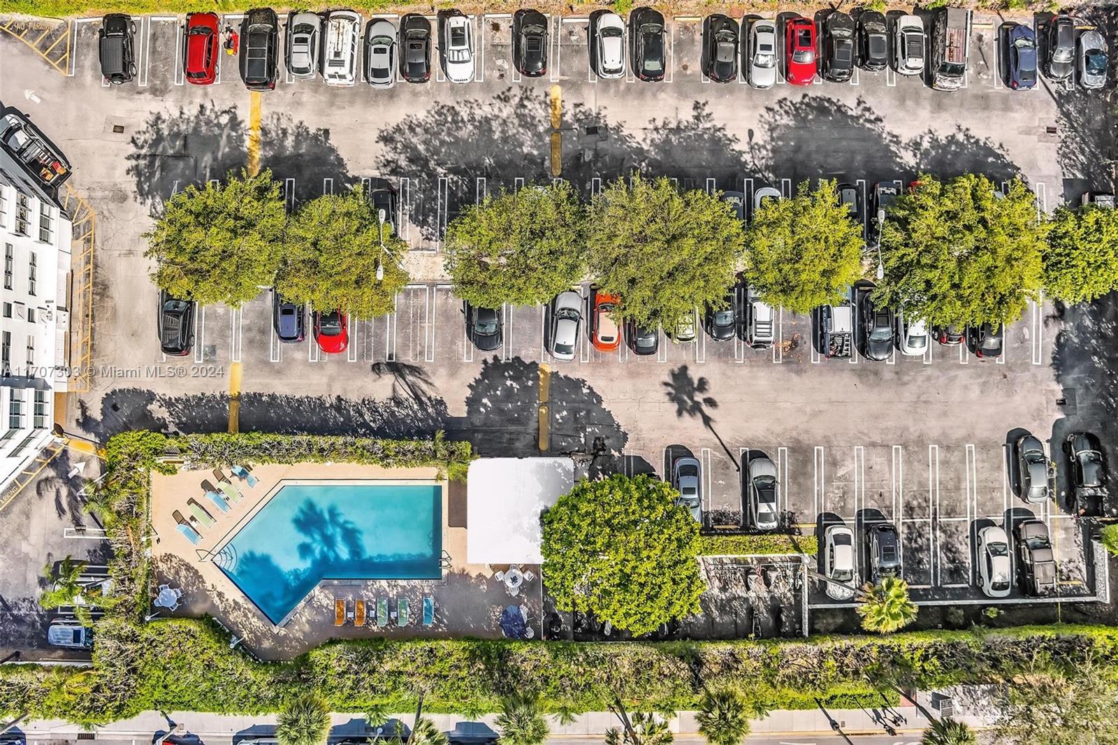 OCTAGON TOWERS I CONDO - Residential