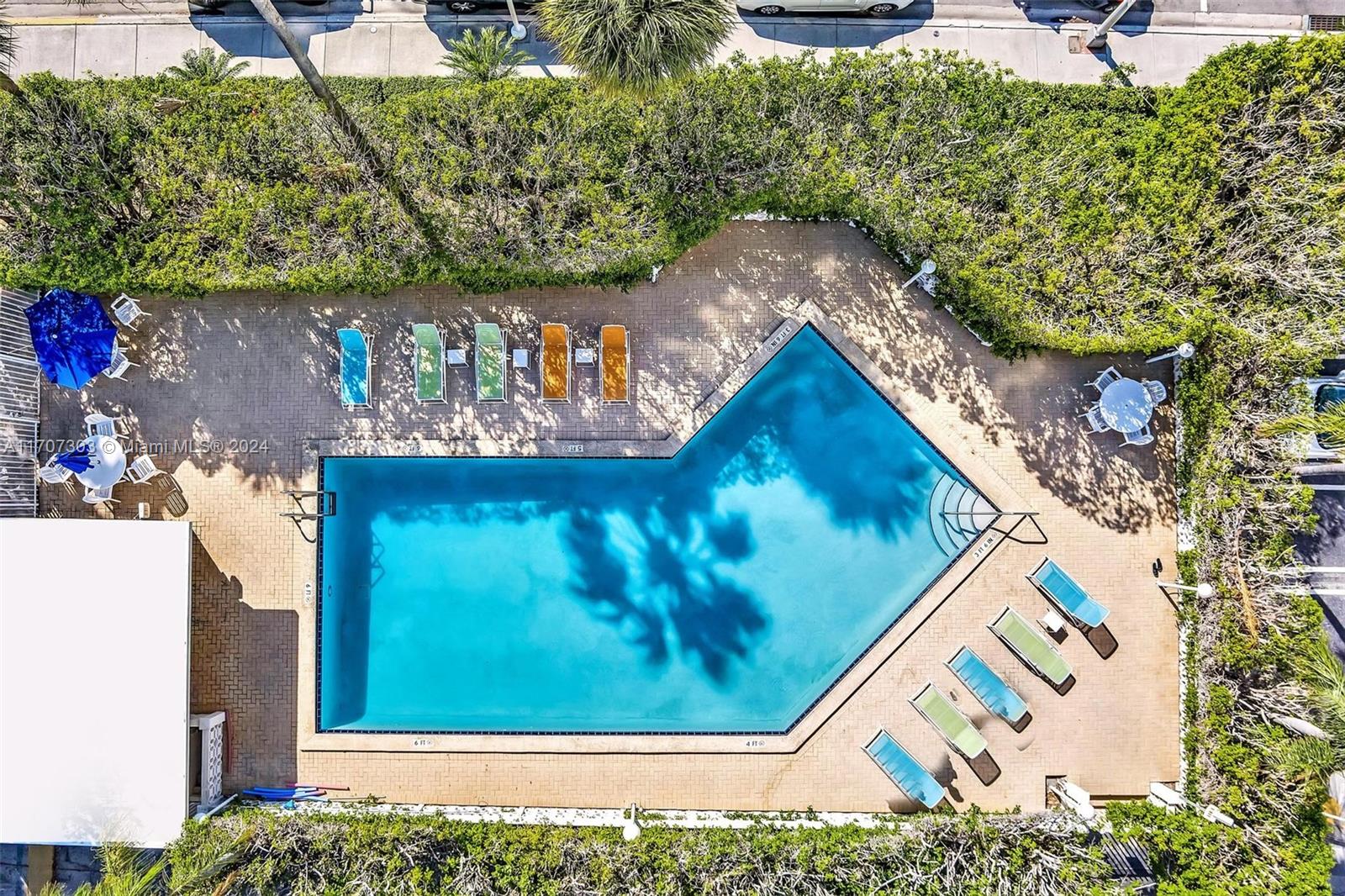 OCTAGON TOWERS I CONDO - Residential