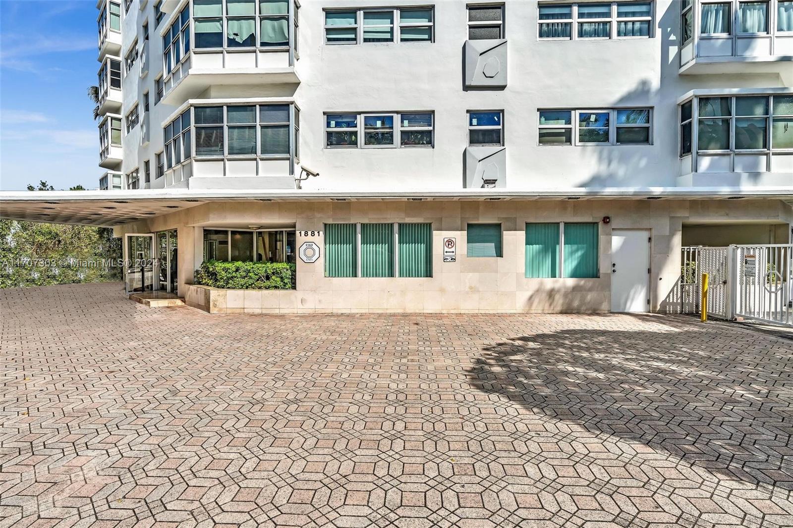 OCTAGON TOWERS I CONDO - Residential