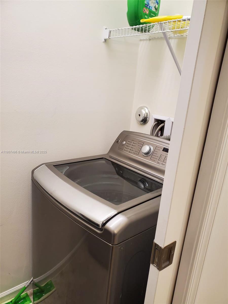 BLUE LAKE TOWNHOMES - Residential Lease