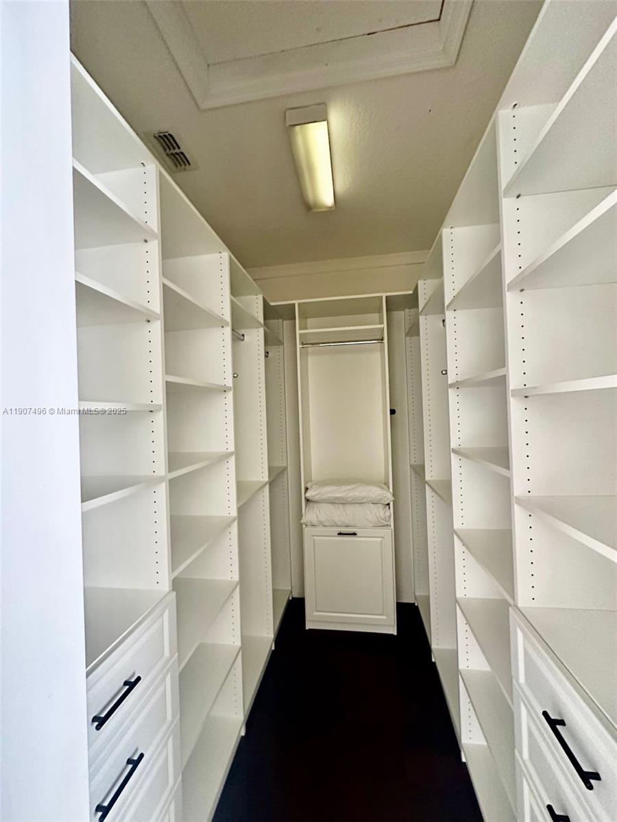 BLUE LAKE TOWNHOMES - Residential Lease