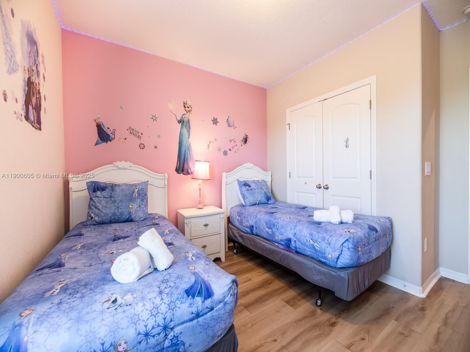 OAKMONT TOWNHOMES PHASE 1 - Residential