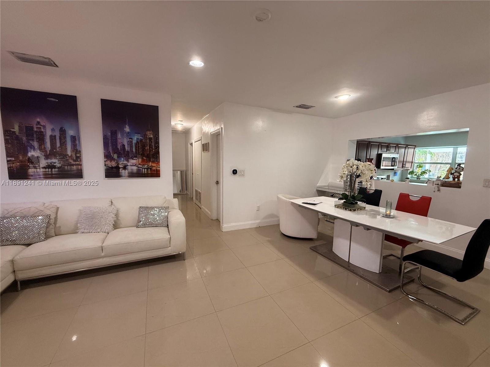 FULFORD BY THE SEA SEC I - Residential Lease