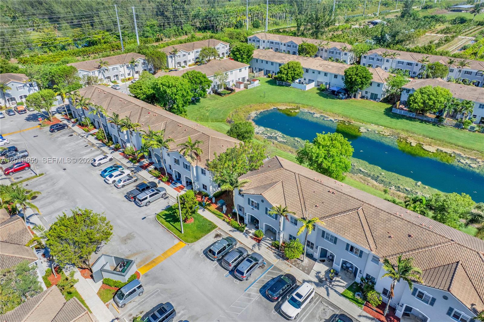 VENETIA GROVE - Residential