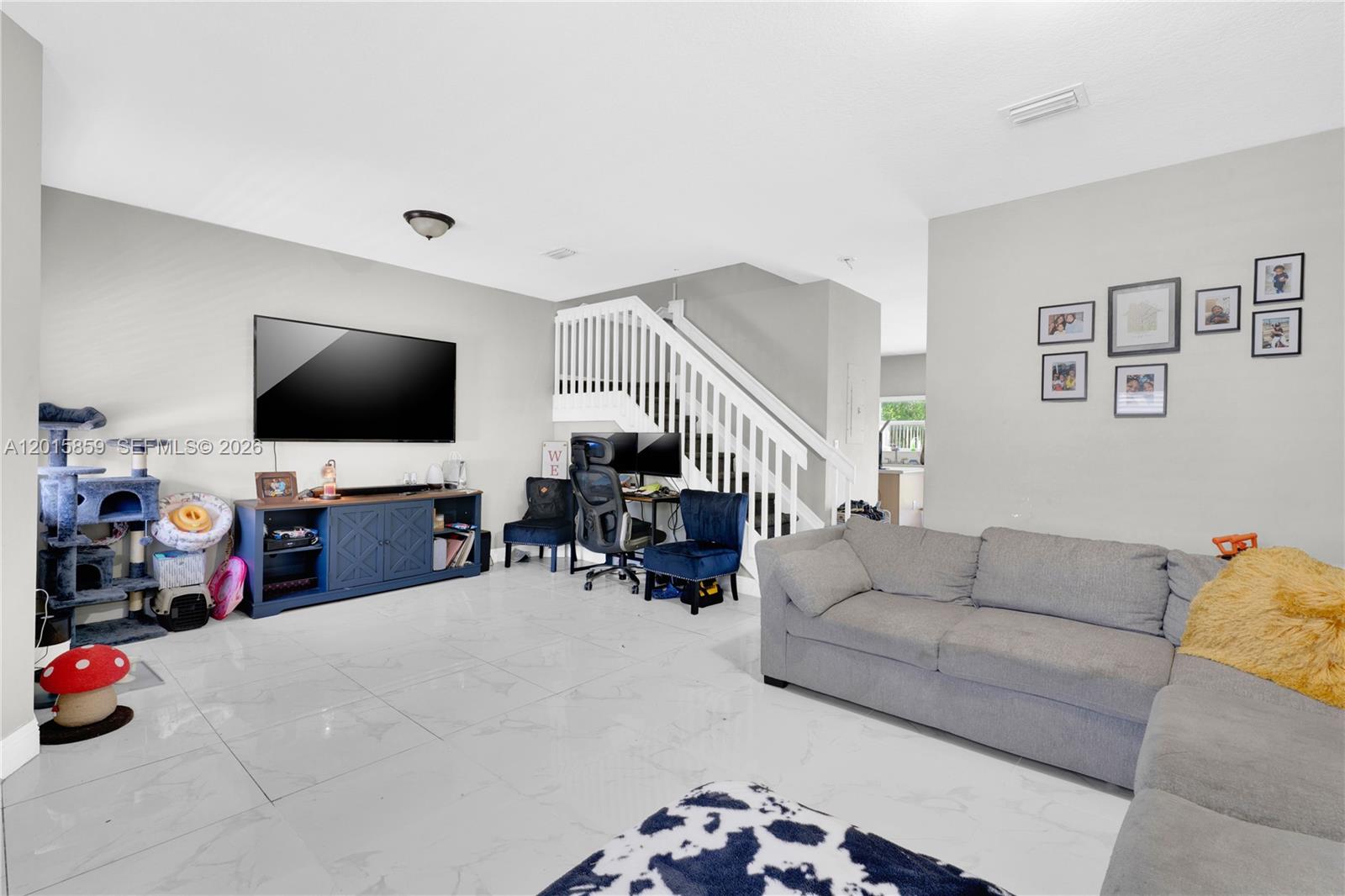 VENETIA GROVE - Residential