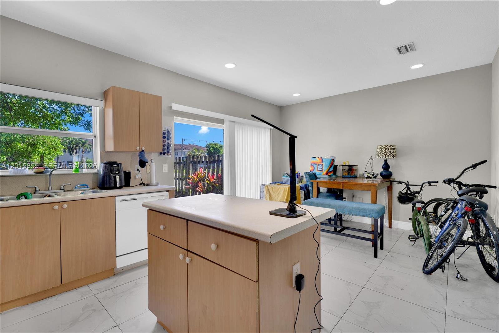 VENETIA GROVE - Residential