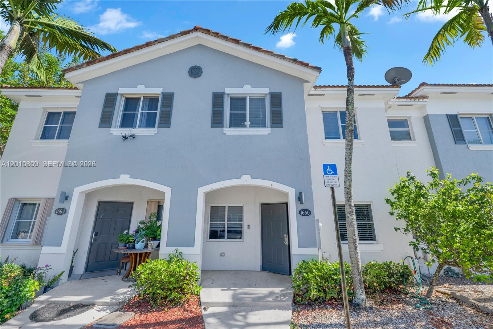 VENETIA GROVE - Residential