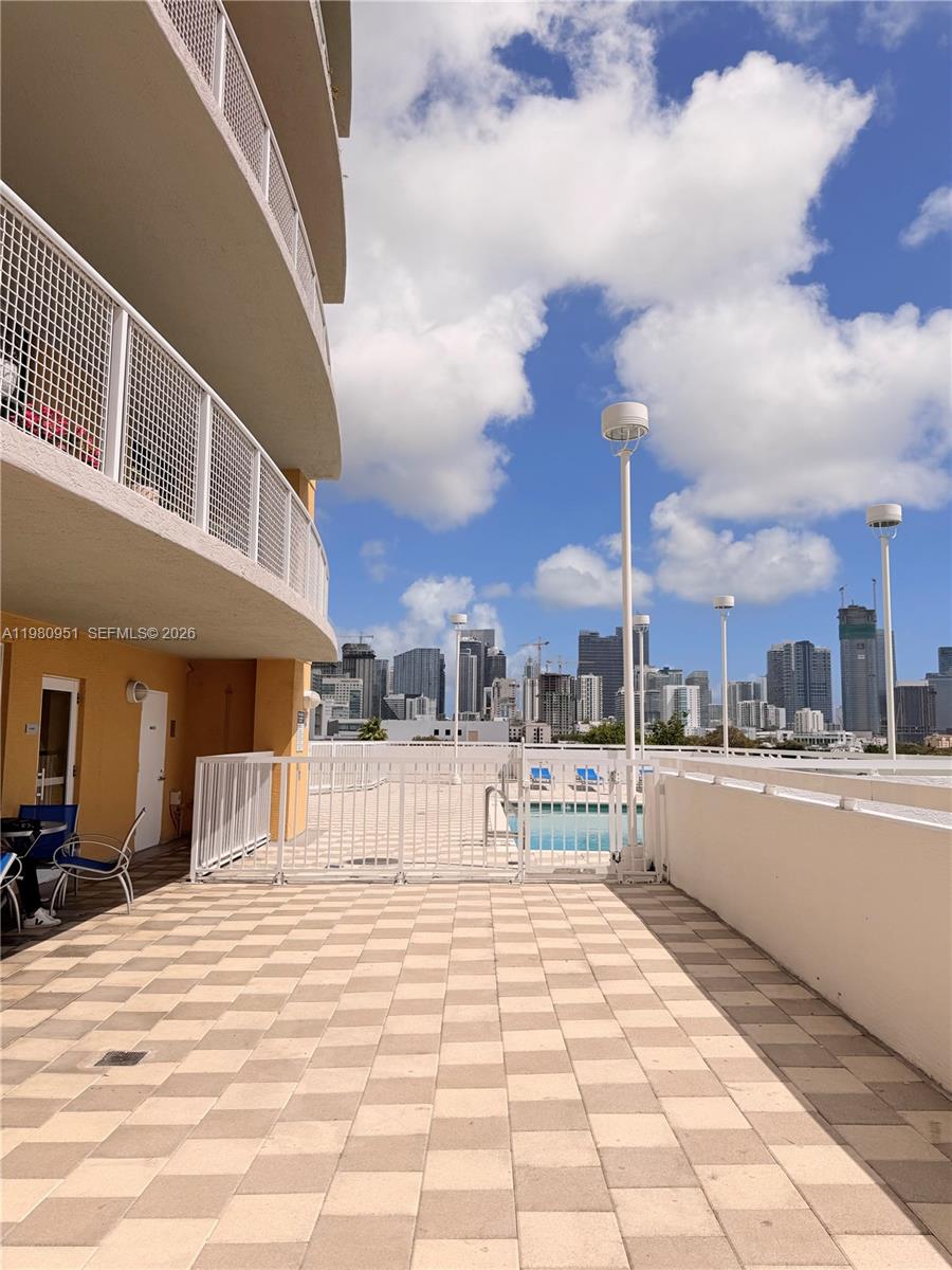 BRICKELL VISTA CONDO - Residential Lease