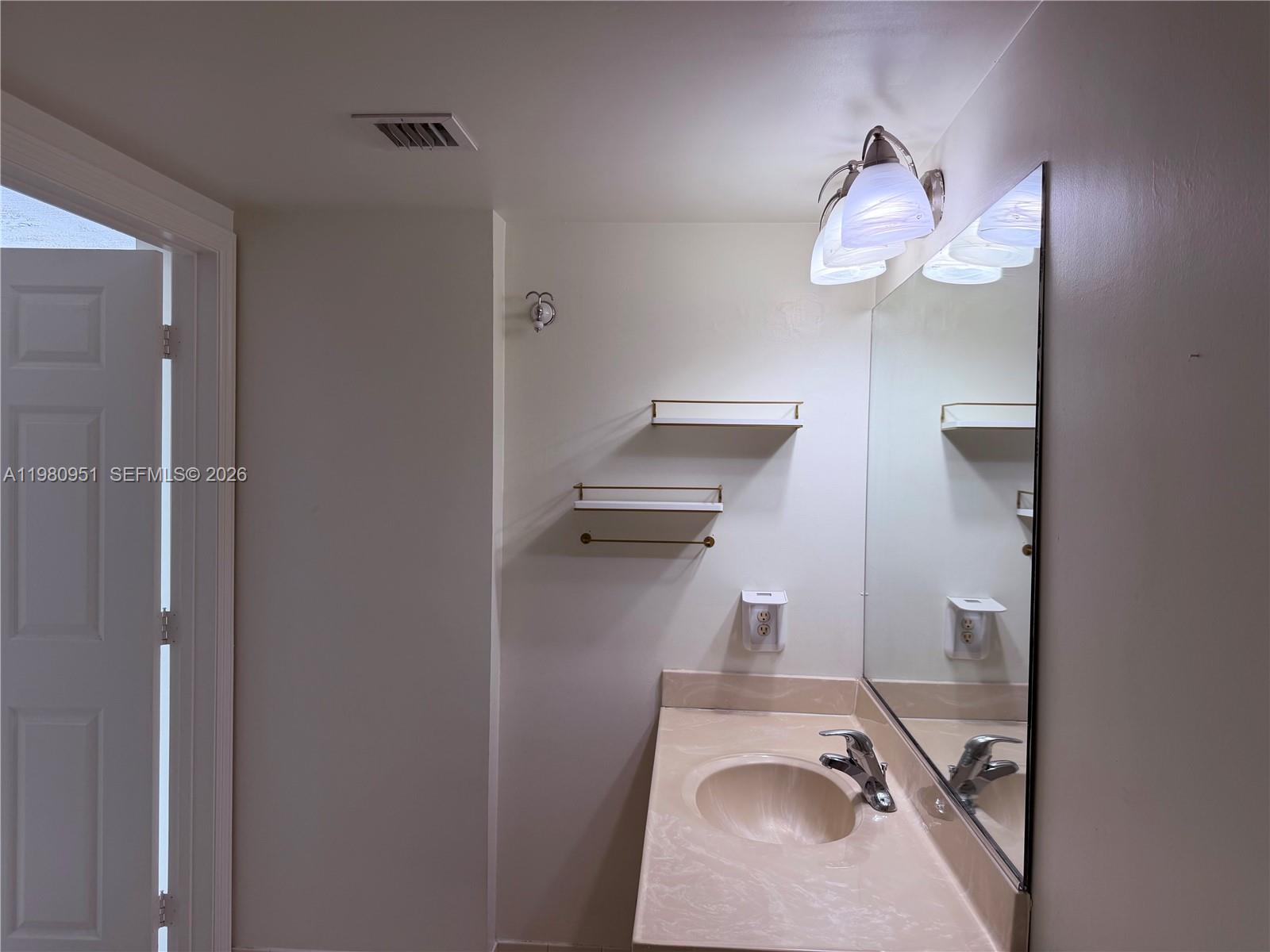 BRICKELL VISTA CONDO - Residential Lease