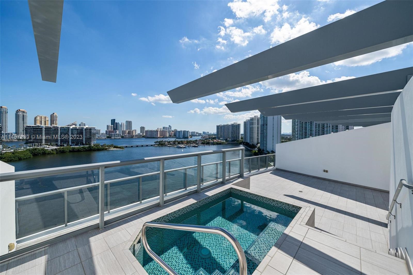 ECHO CONDO - Residential