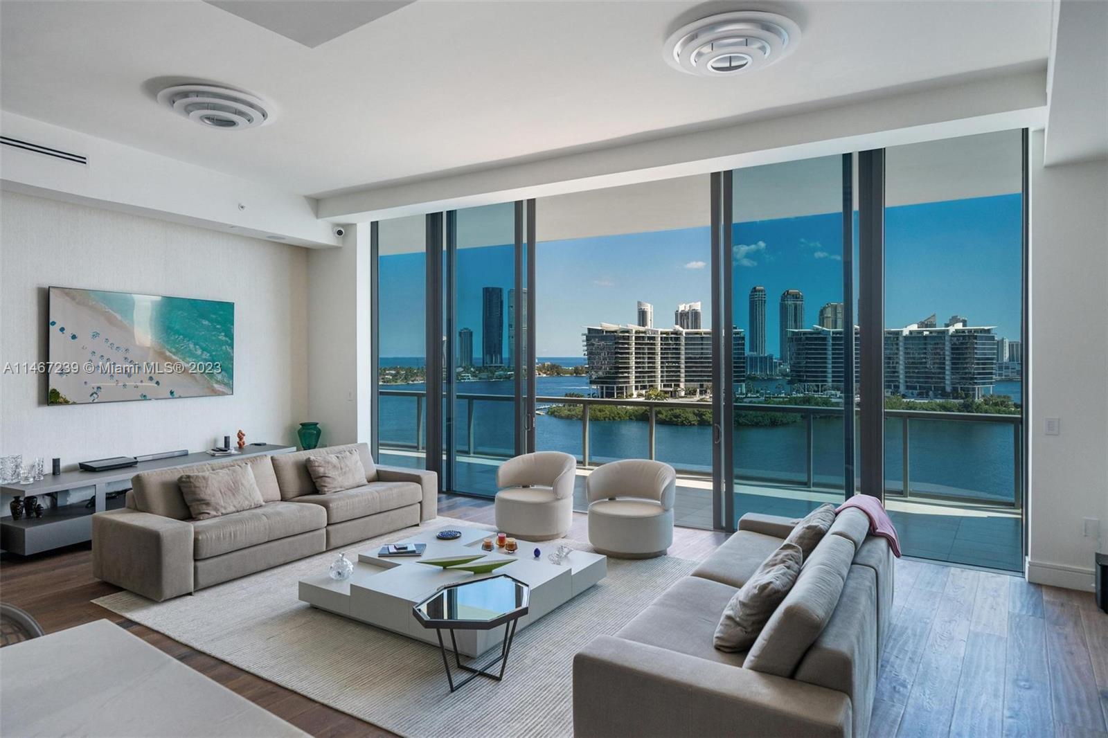 ECHO CONDO - Residential