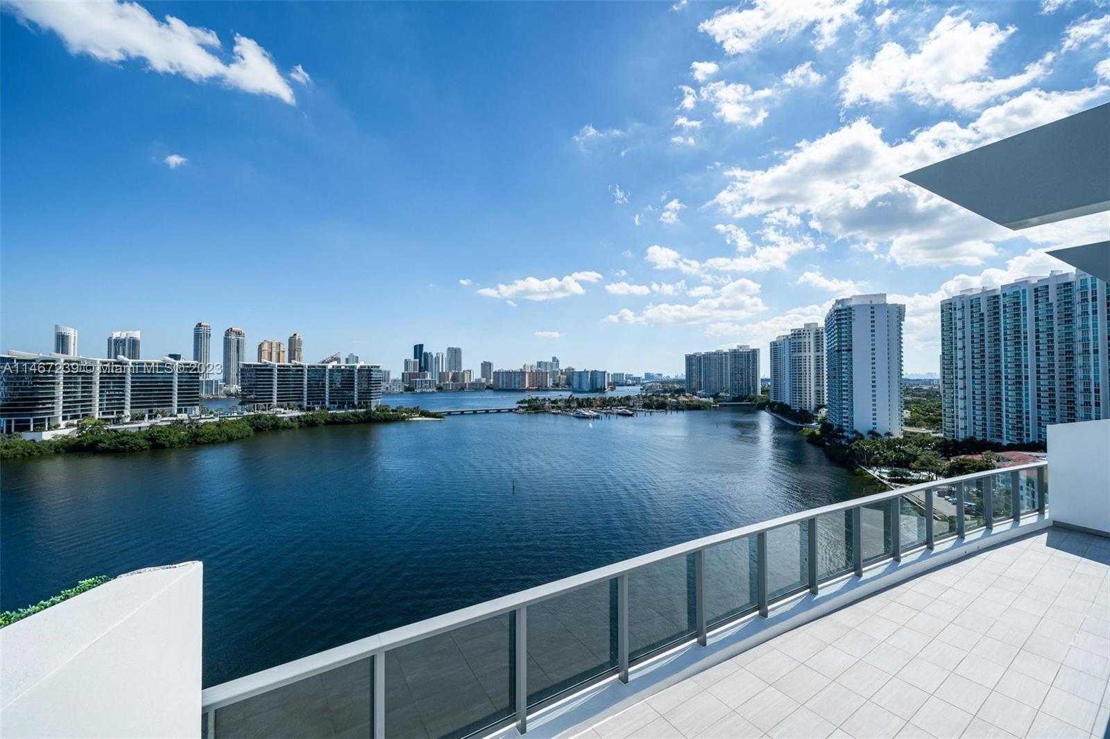 ECHO CONDO - Residential