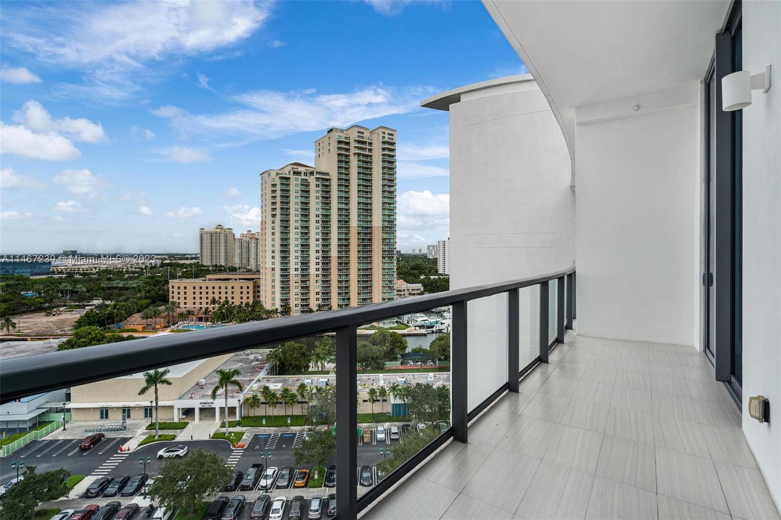 ECHO CONDO - Residential