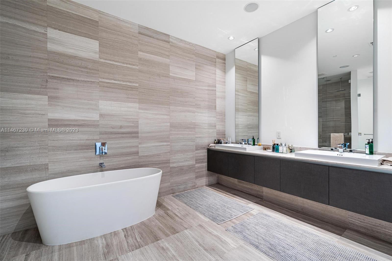 ECHO CONDO - Residential