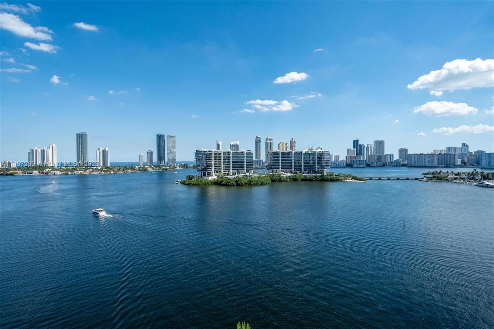 ECHO CONDO - Residential