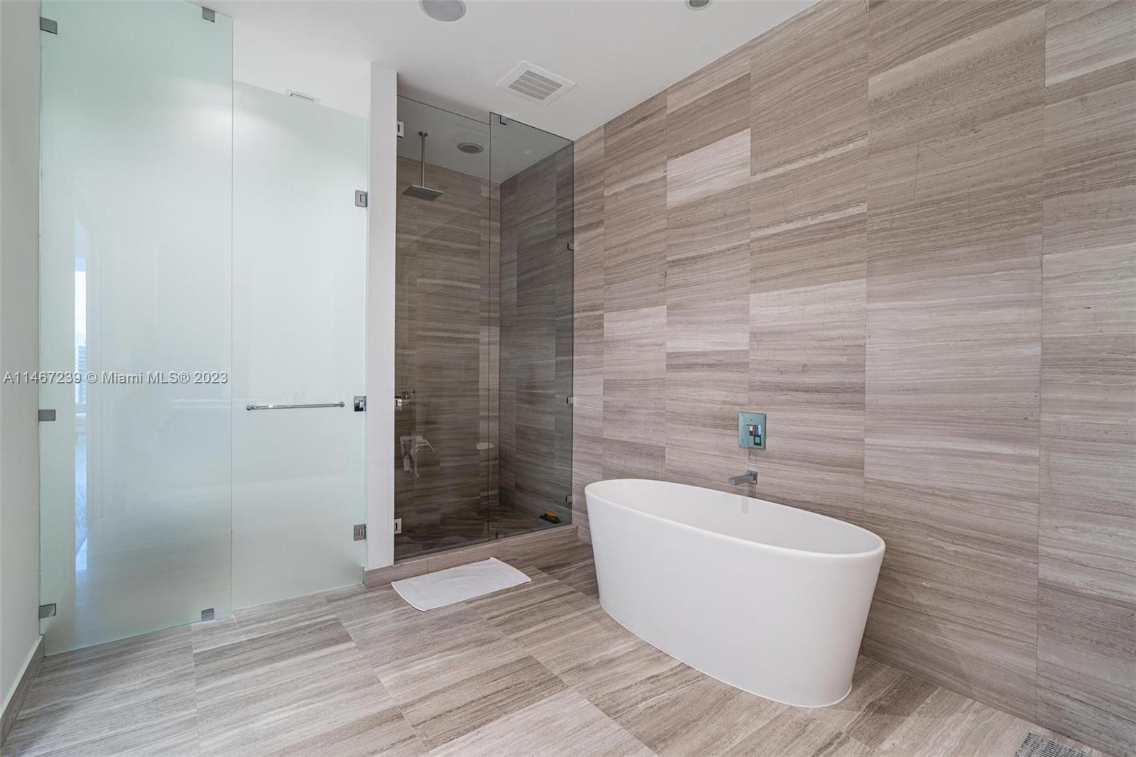 ECHO CONDO - Residential