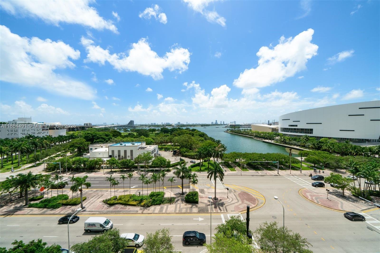 900 BISCAYNE BAY CONDO - Residential