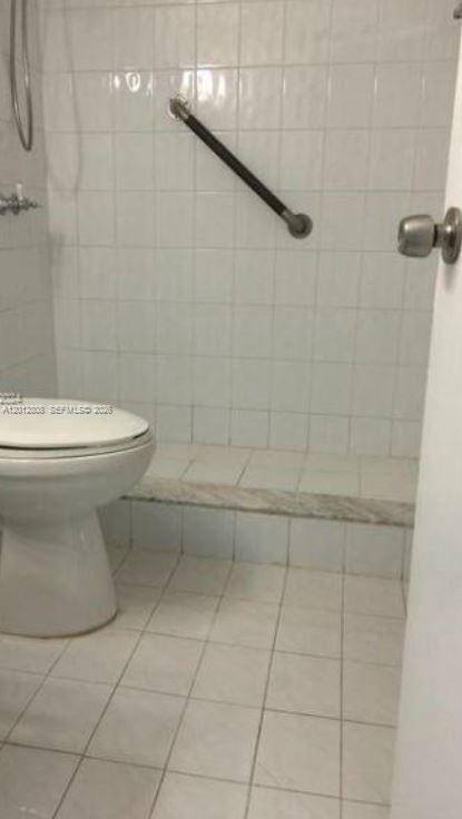 SUNSET VILLAS CONDO - Residential Lease