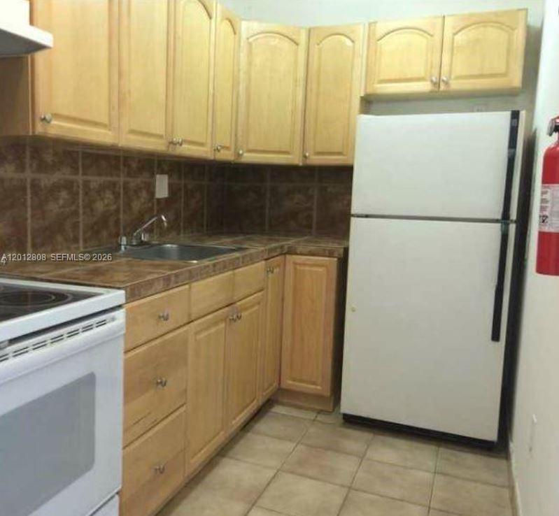 SUNSET VILLAS CONDO - Residential Lease