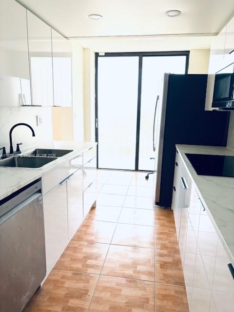 WINSTON TOWERS 600 CONDO - Residential