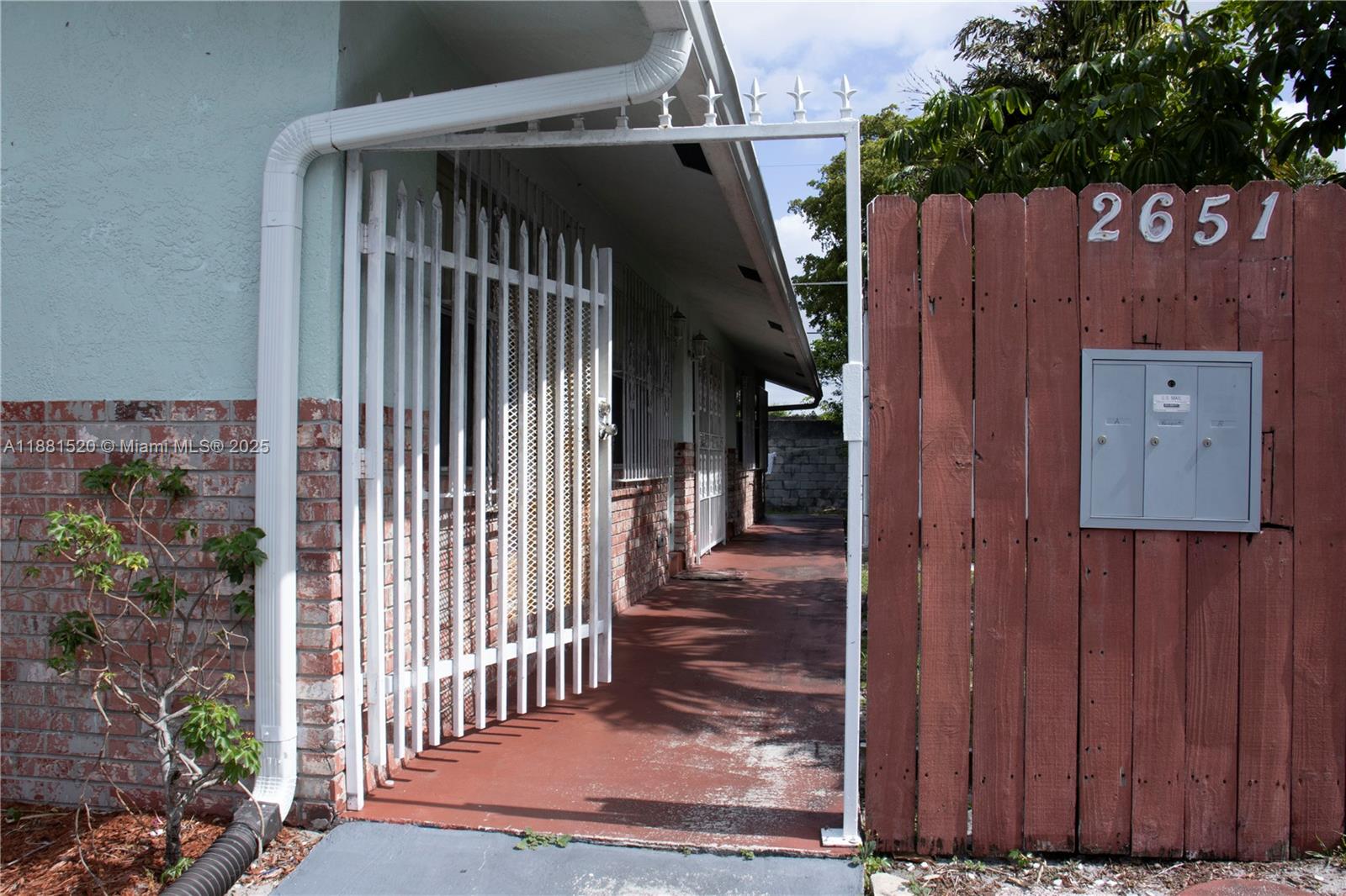 RIVERLAND VILLAGE PARK - Residential Income