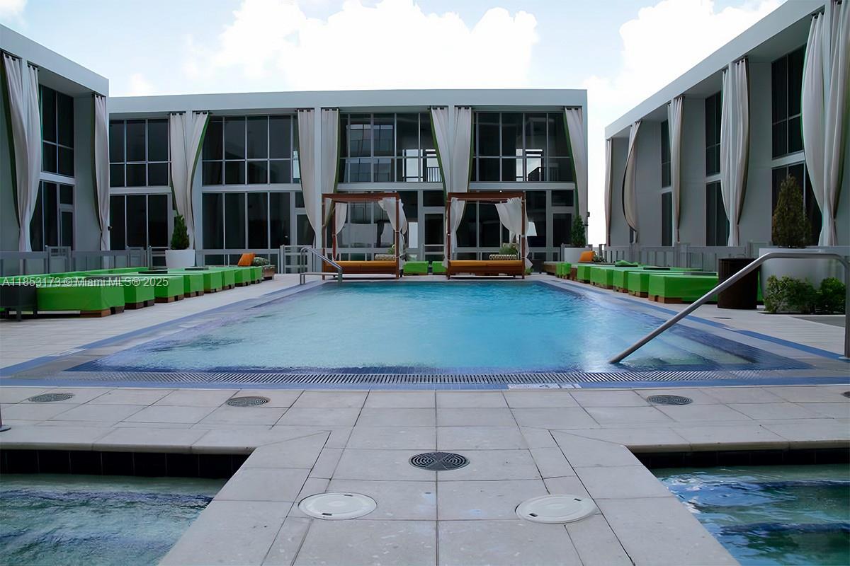 MARQUIS CONDO - Residential