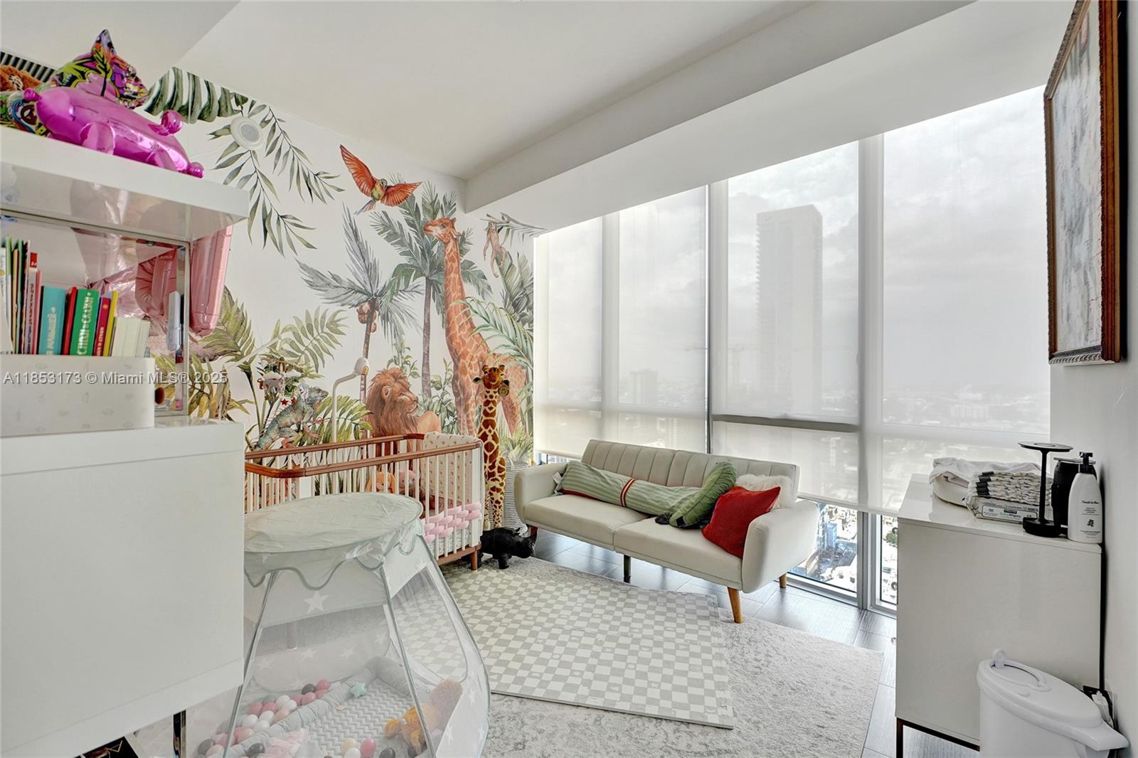 MARQUIS CONDO - Residential