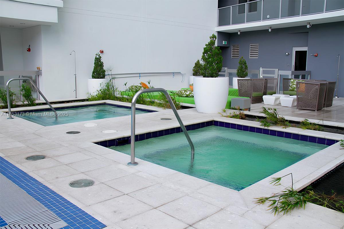 MARQUIS CONDO - Residential